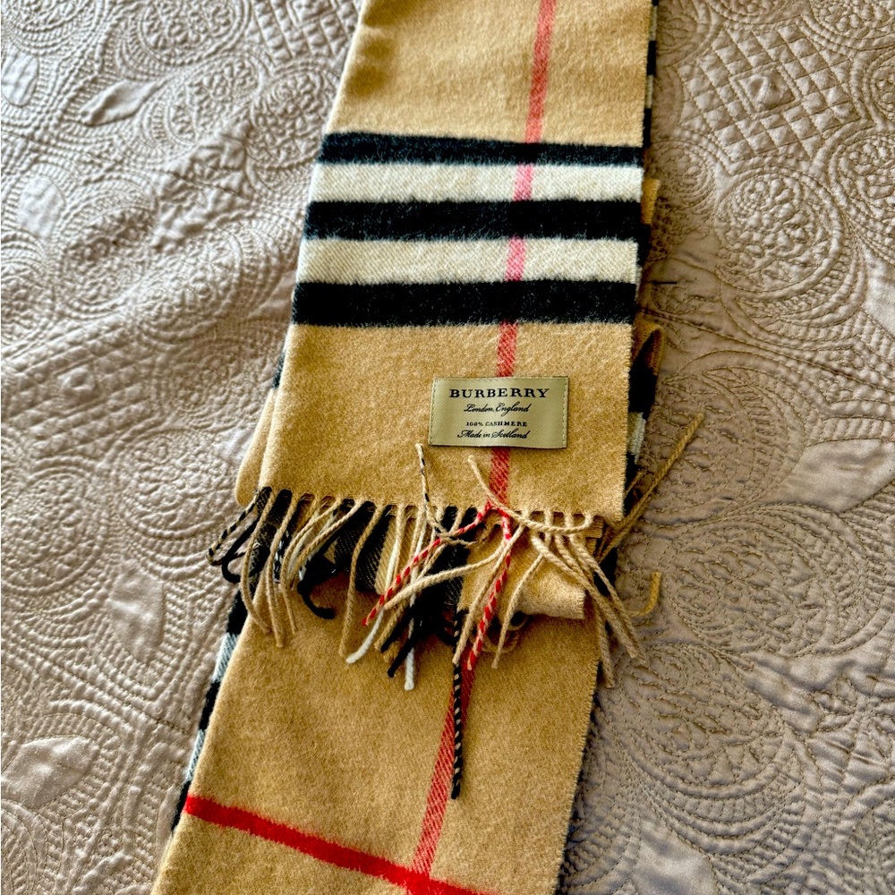 Burberry original scarf